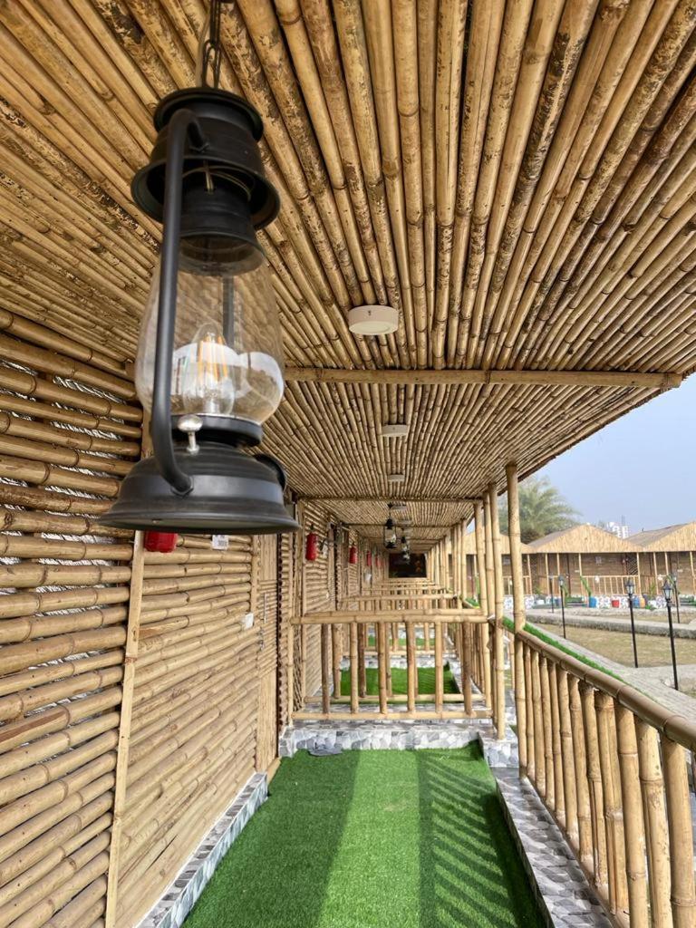 Gopika Resort Vrindavan Bagian luar foto