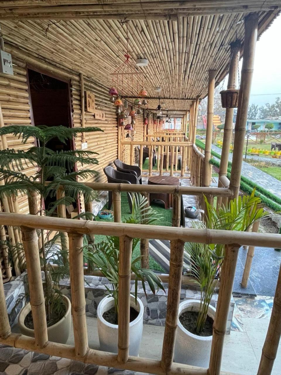 Gopika Resort Vrindavan Bagian luar foto