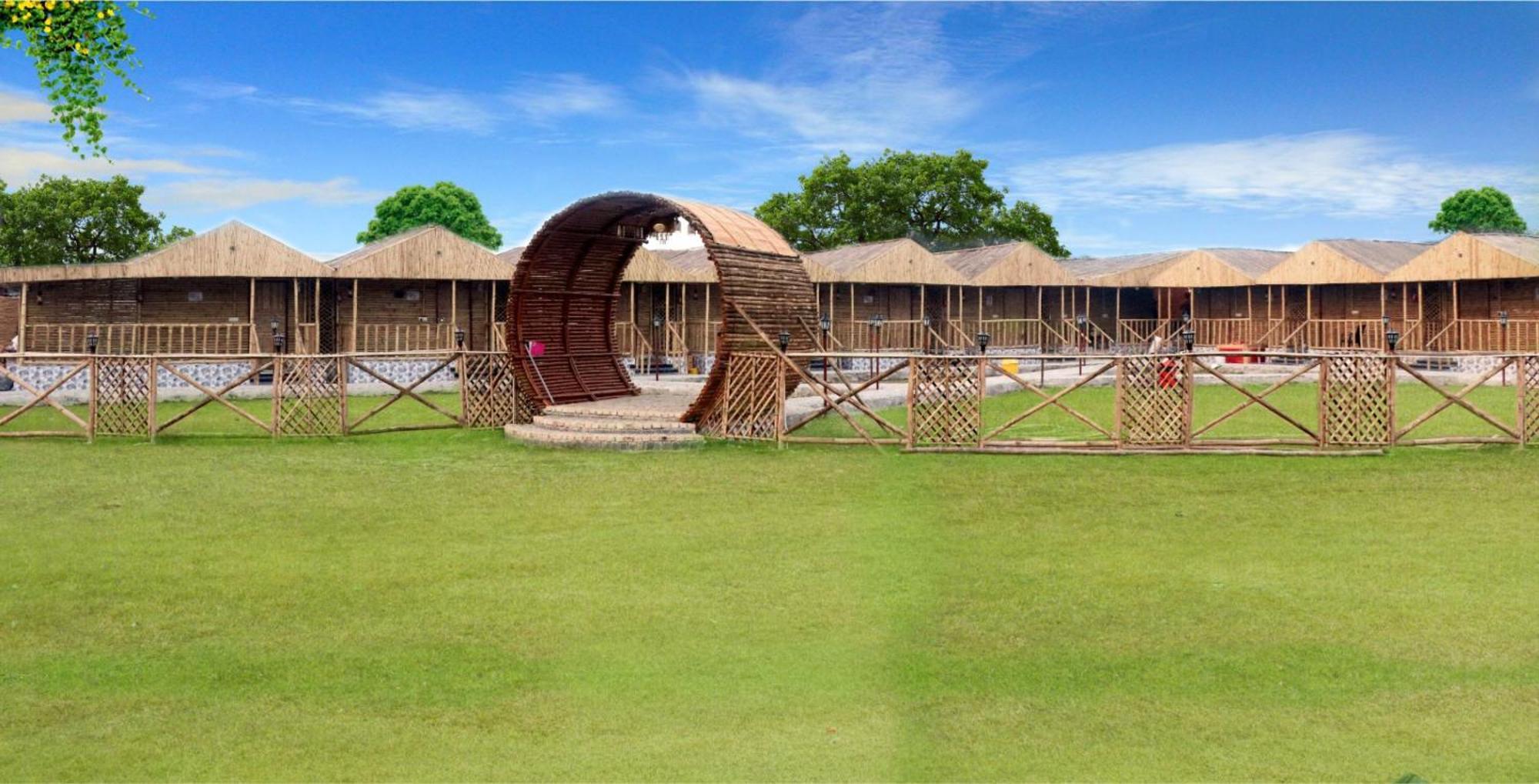 Gopika Resort Vrindavan Bagian luar foto
